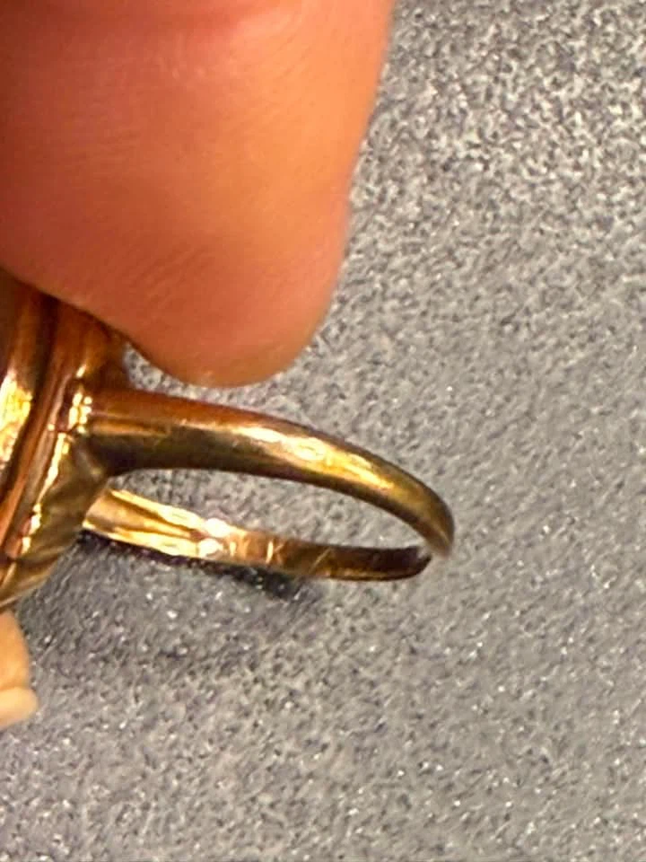 Vintage 10K Gold Mother of Pearl Eastern Star Ring - photo 2