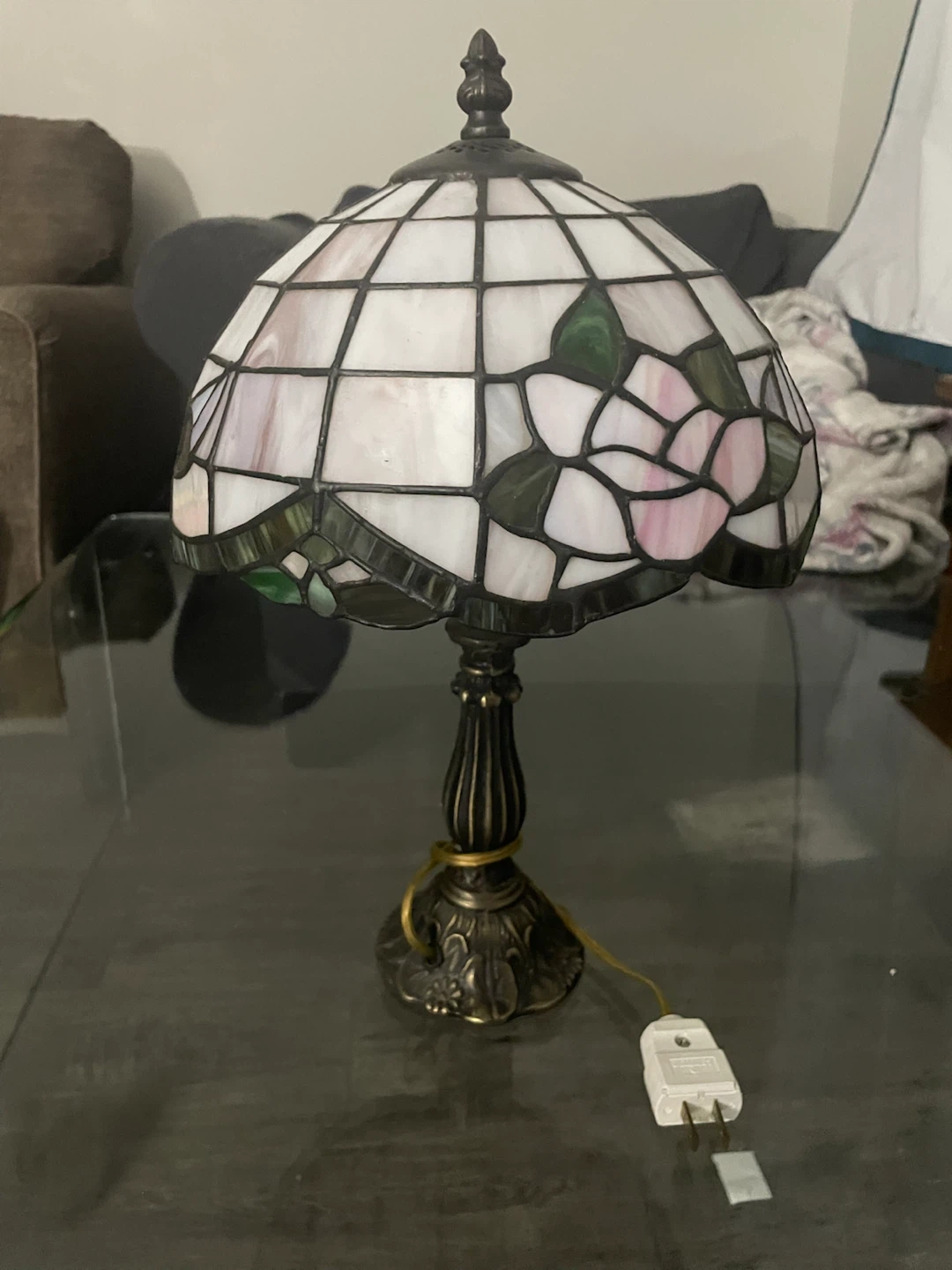 Stained Glass Table Lamp with Floral Design