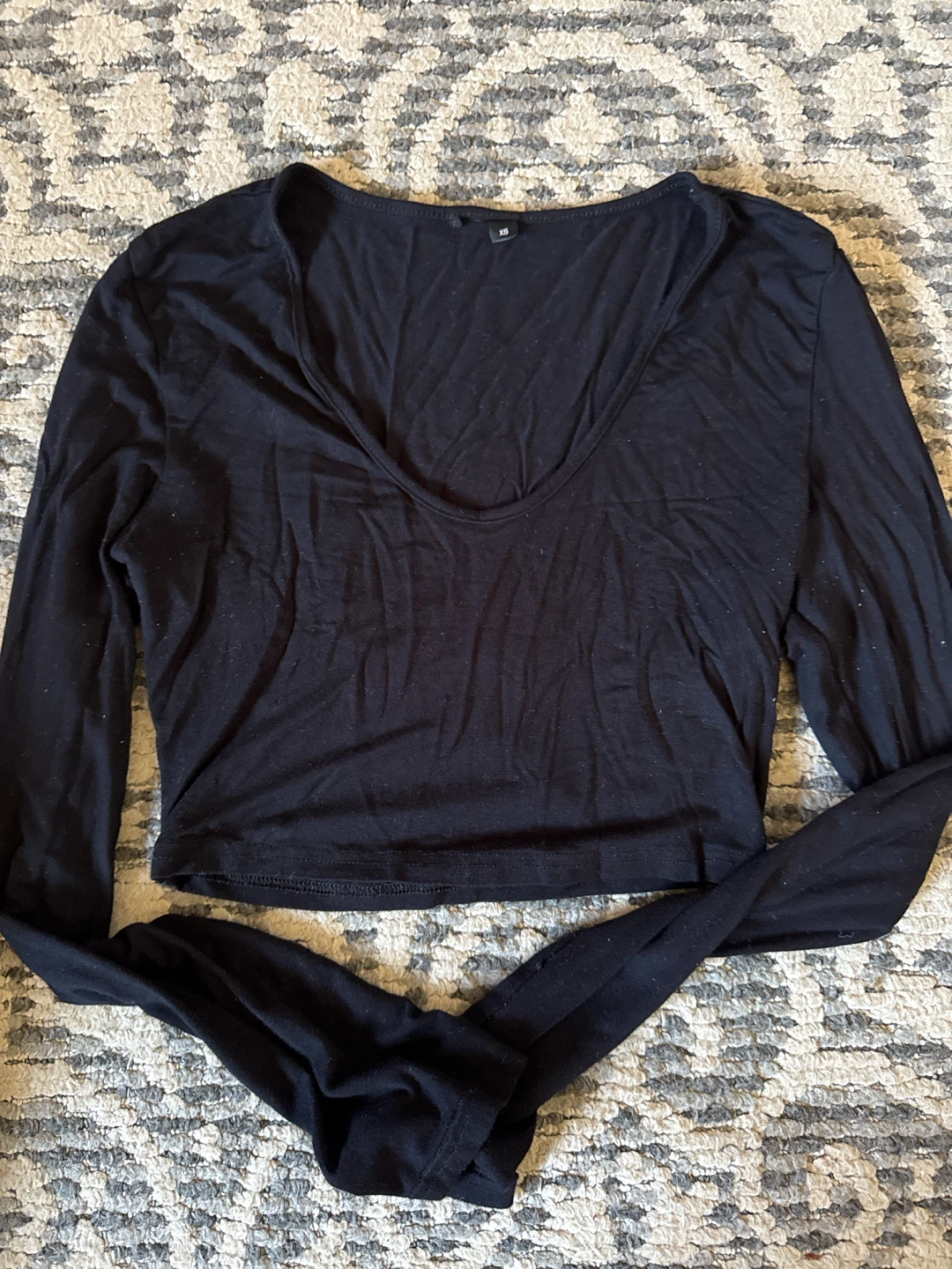 Black Long Sleeve Crop Top