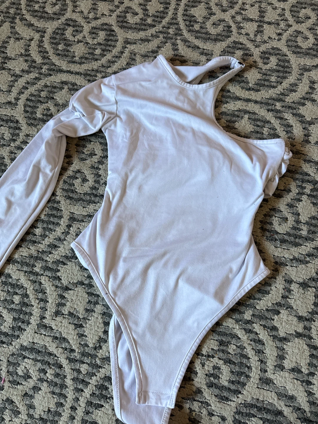 White One-Shoulder Long Sleeve Bodysuit Size small - photo 3