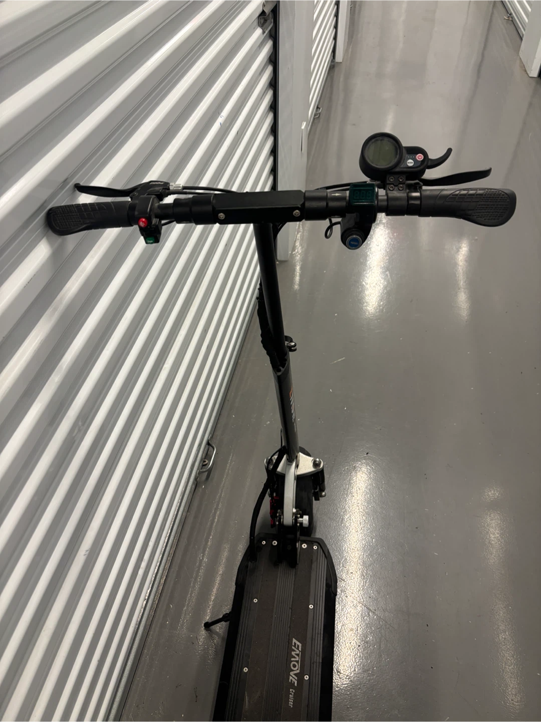 EMOVE Cruiser Electric Scooter - photo 2