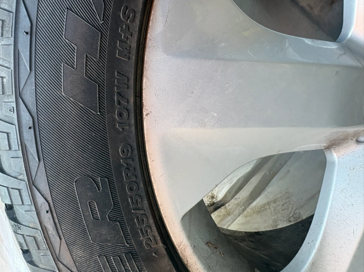 Set of 4 Bridgestone Alenza Plus Tire on Mercedes Rims 255/50R19 - photo 4