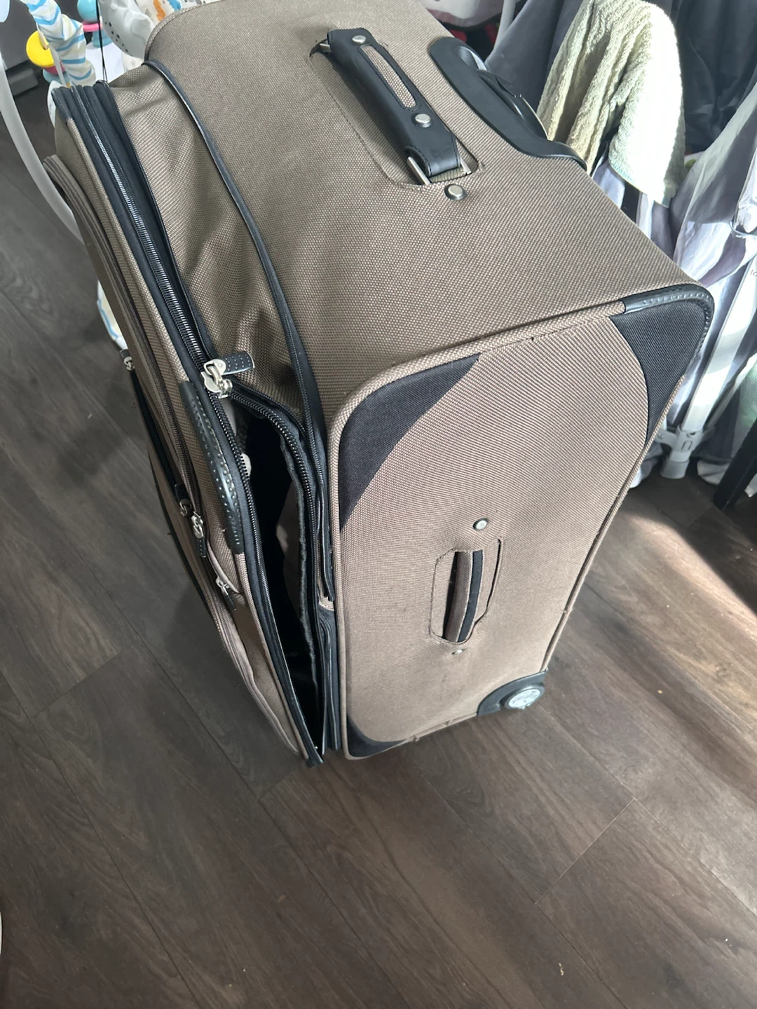 Samsonite Brown Rolling Suitcase - photo 4