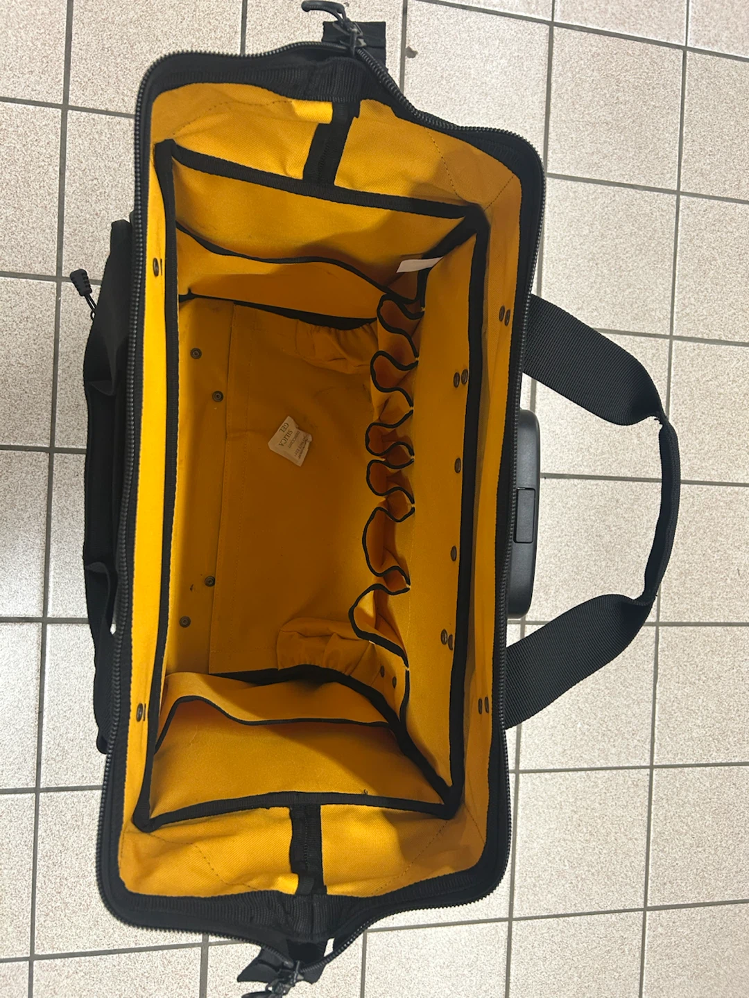 DEWALT Pro 18" Rolling Tool Bag (DWST560100) - photo 3