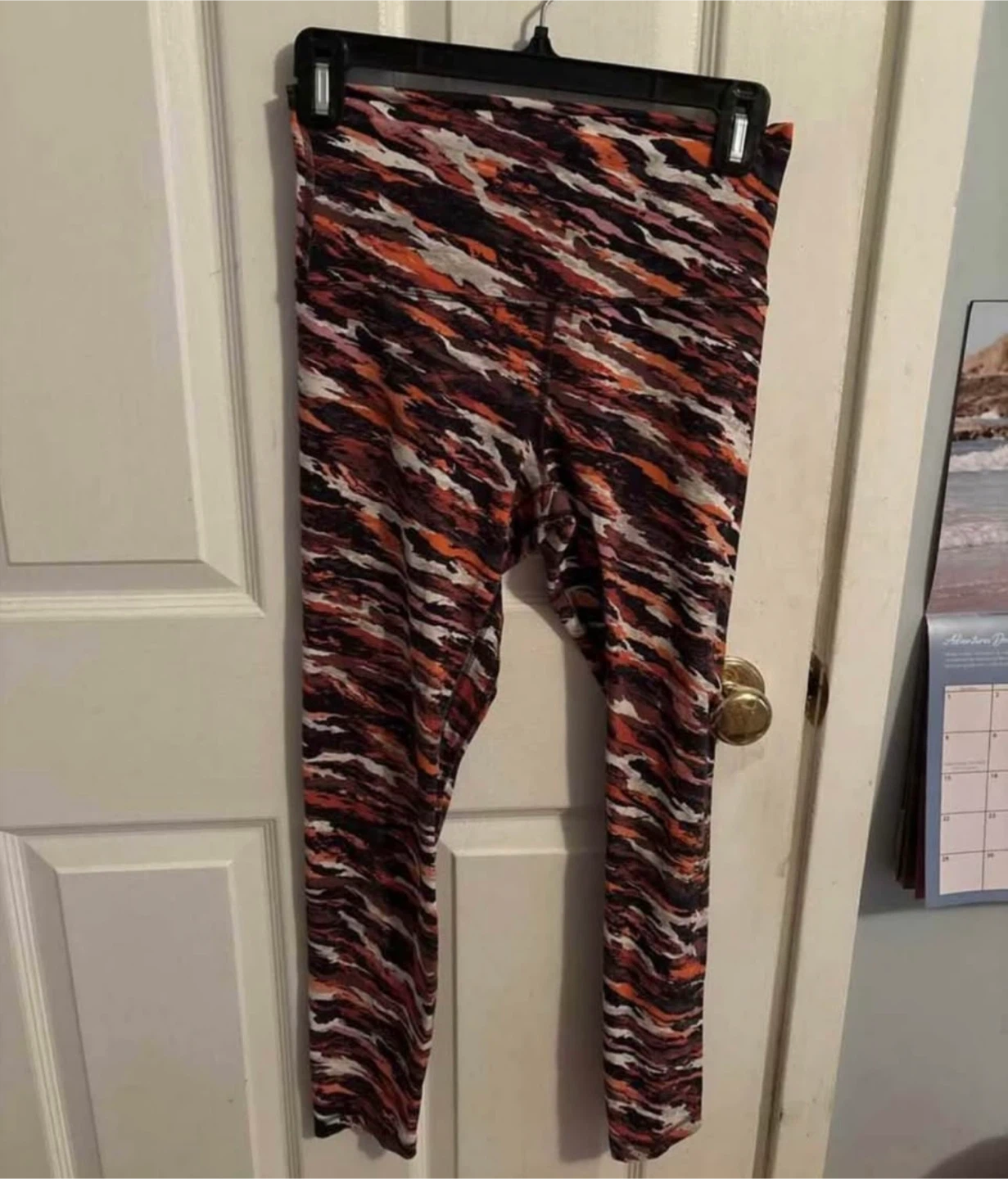 Lululemon lunar leggings size 6 tight 25