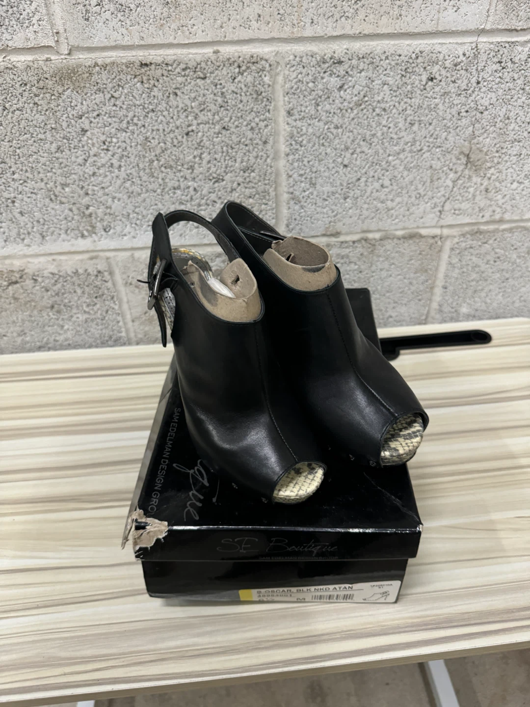 SE Boutique shoes for women 6.5 6$ cash