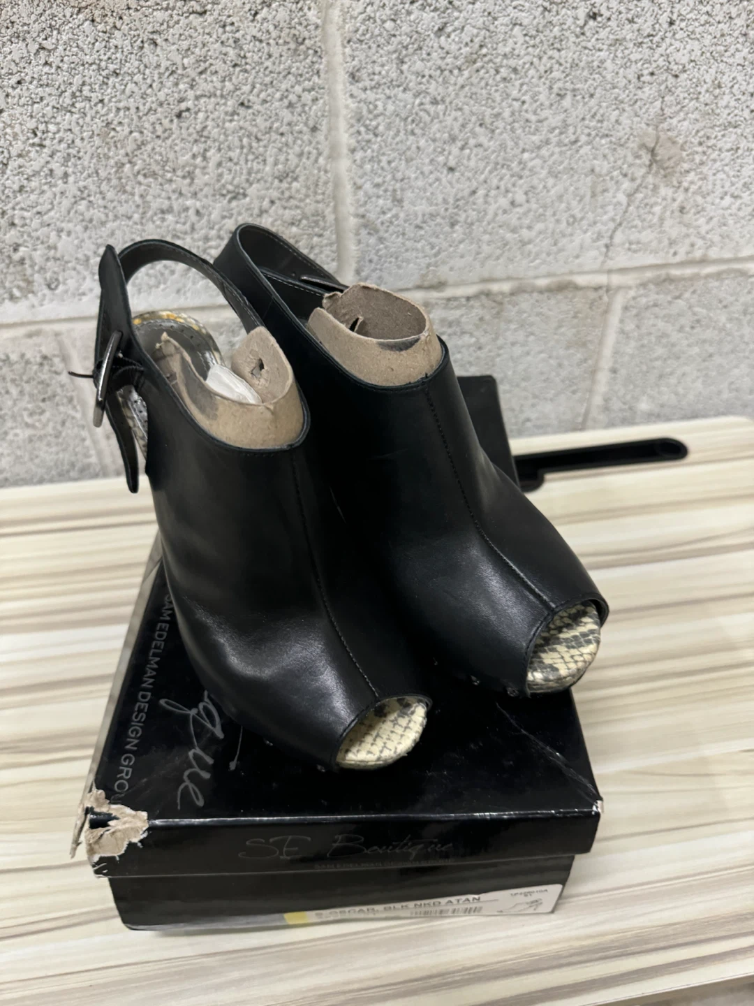 SE Boutique shoes for women 6.5 6$ cash - photo 2