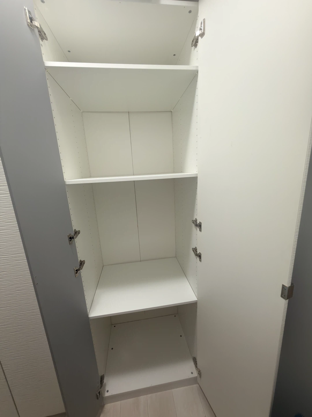 White 4-Door Wardrobe (PAX IKEA) - photo 2