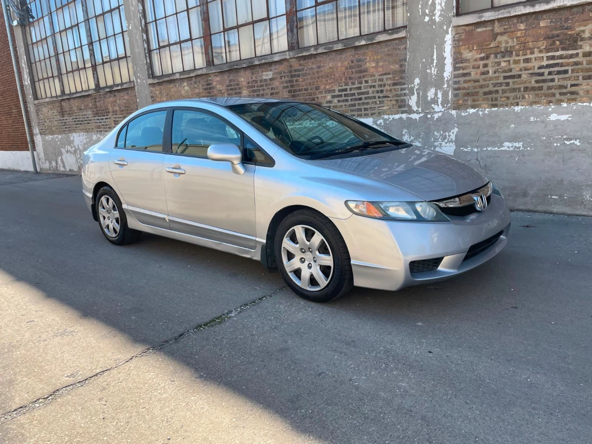 2010 Honda Civic Sedan Silver - photo 2