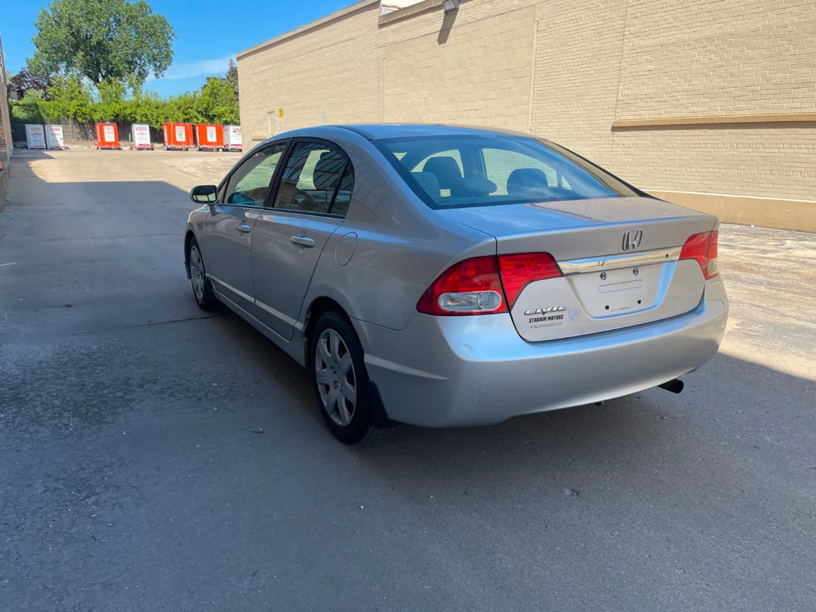 2010 Honda Civic Sedan Silver - photo 5