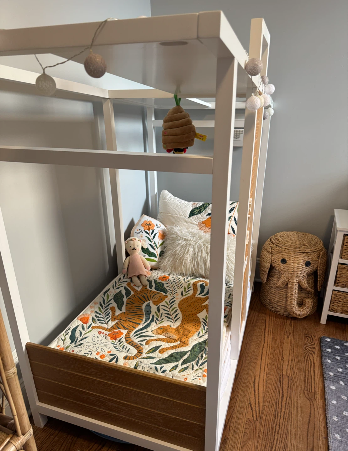 Crate & Barrel Tiny House Toddler bed - photo 2