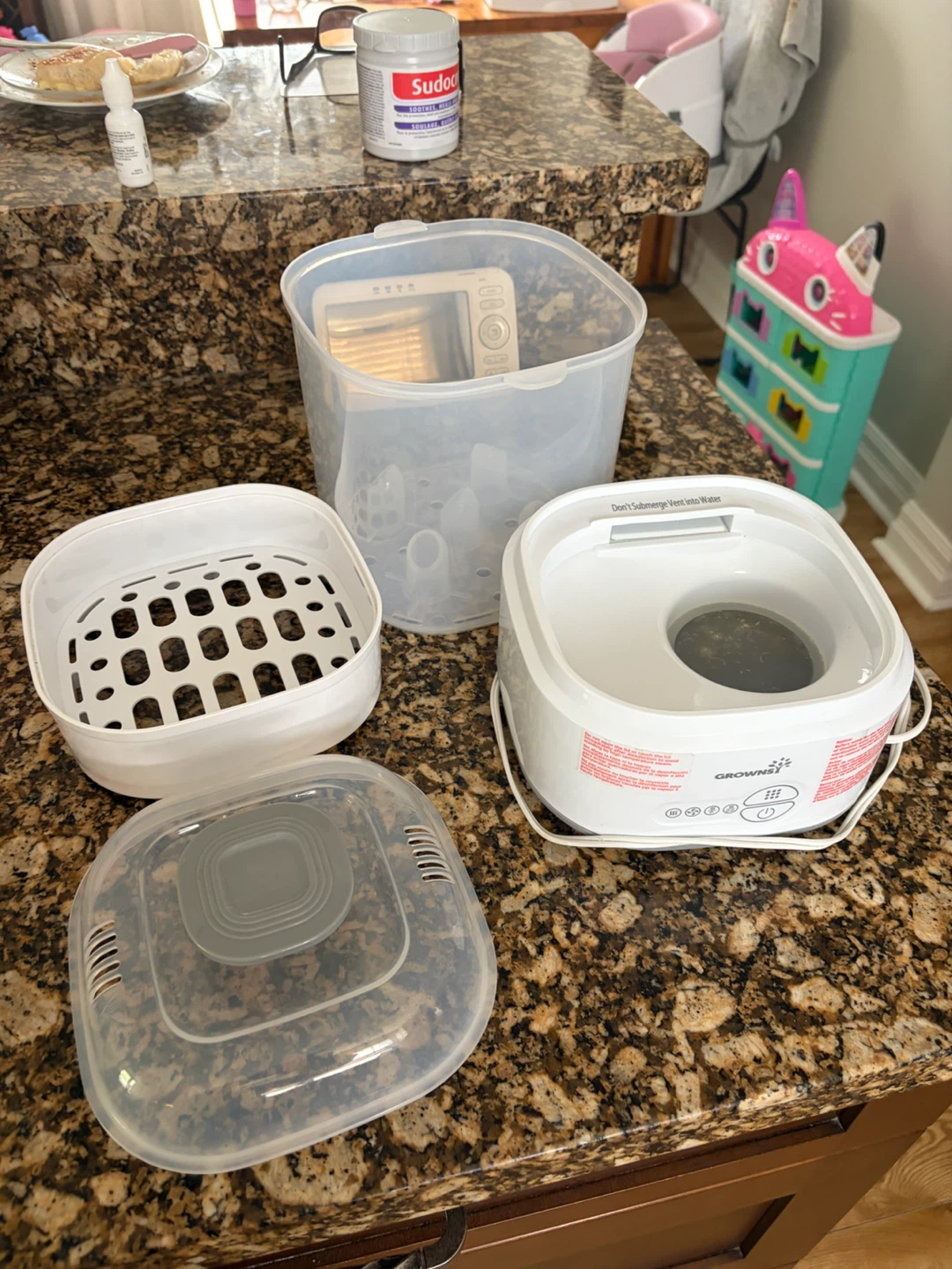 Grownsi Baby Bottle Sterilizer and Dryer - photo 2