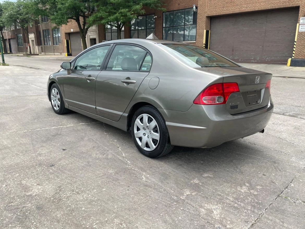 2007 Honda Civic Sedan con 131 mil millas - photo 3