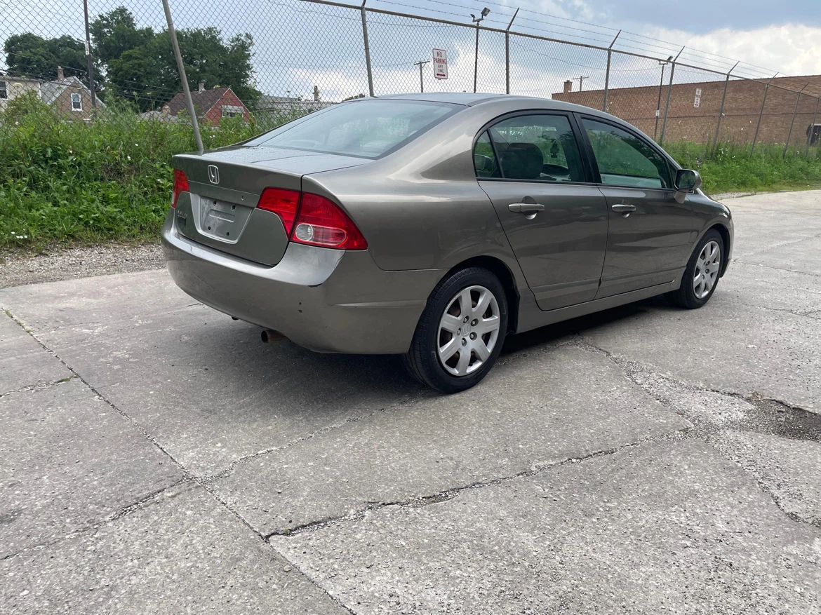 2007 Honda Civic Sedan con 131 mil millas - photo 4