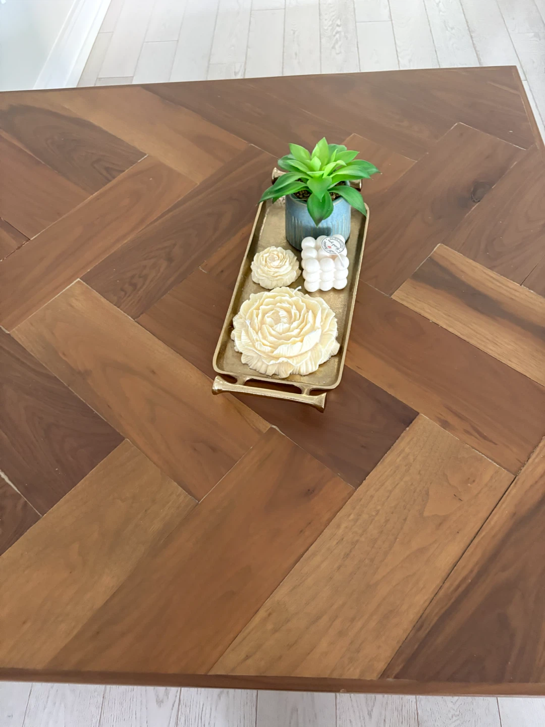 Wood Coffee Table with Herringbone Top - photo 5