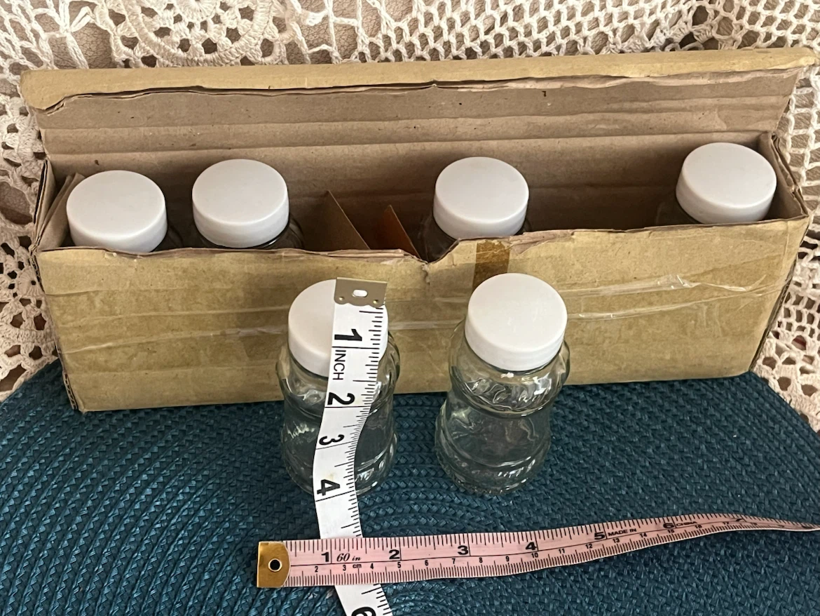 Set of 6 Glass Spice Jars with White Lids - photo 2