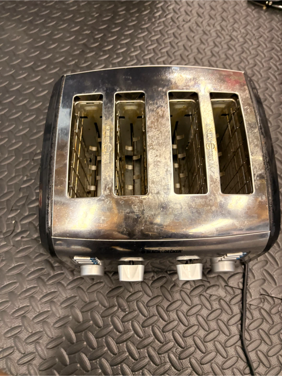 BLACK+DECKER 4-Slice Toaster - photo 2
