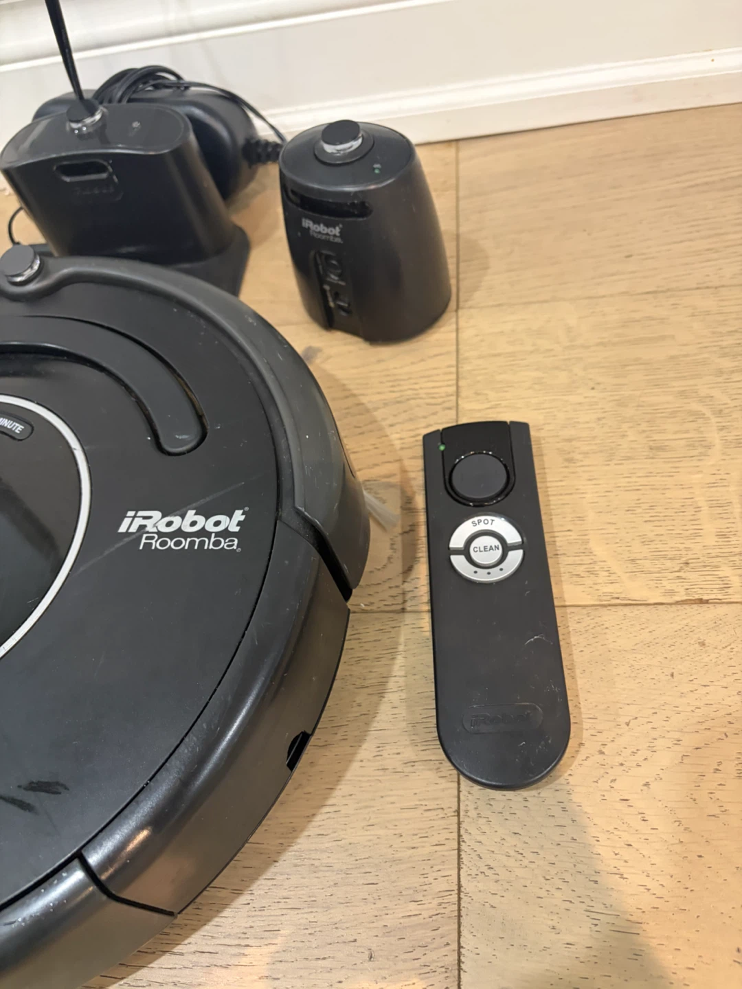 iRobot Roomba 572 Pet Series Robot Vacuum - photo 3