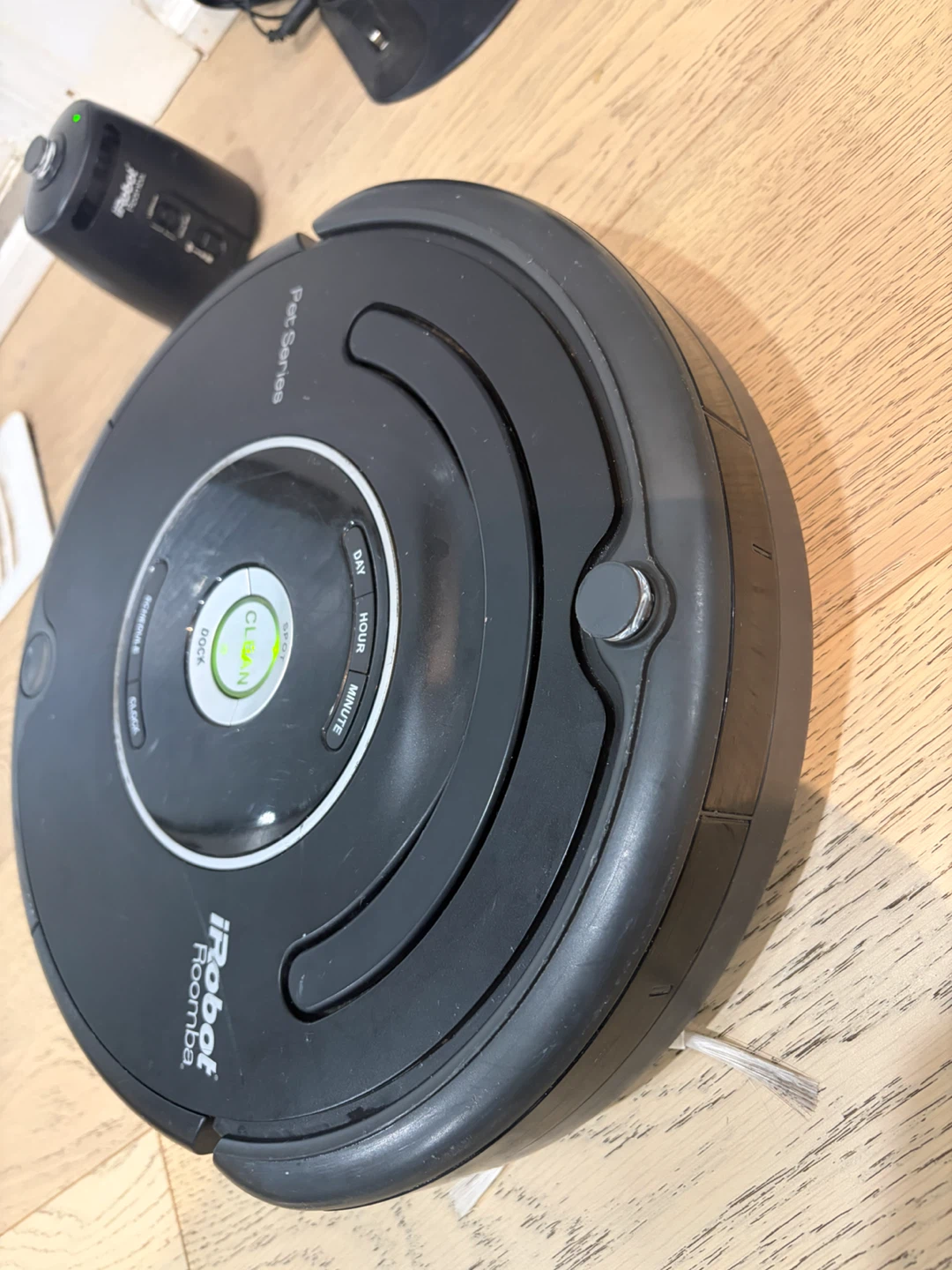 iRobot Roomba 572 Pet Series Robot Vacuum - photo 4