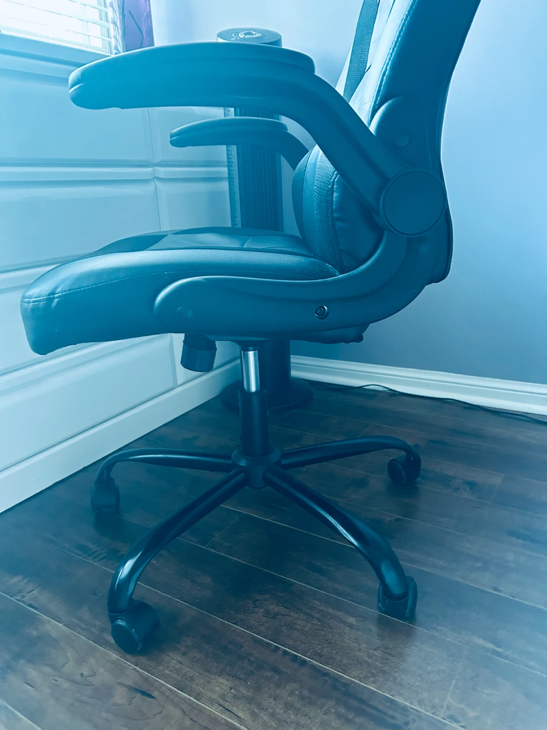 Black Gaming Chair - photo 2