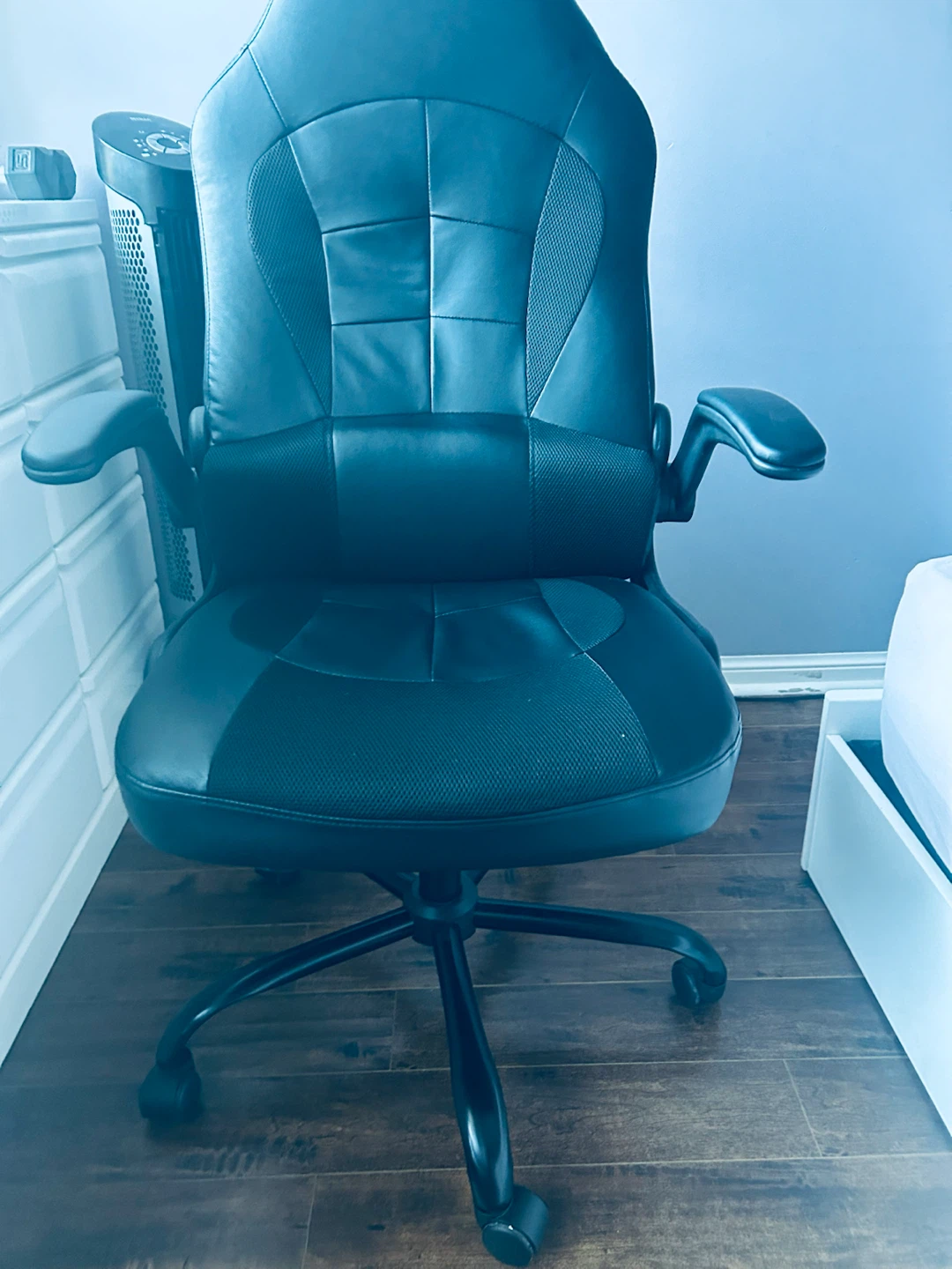Black Gaming Chair - photo 3
