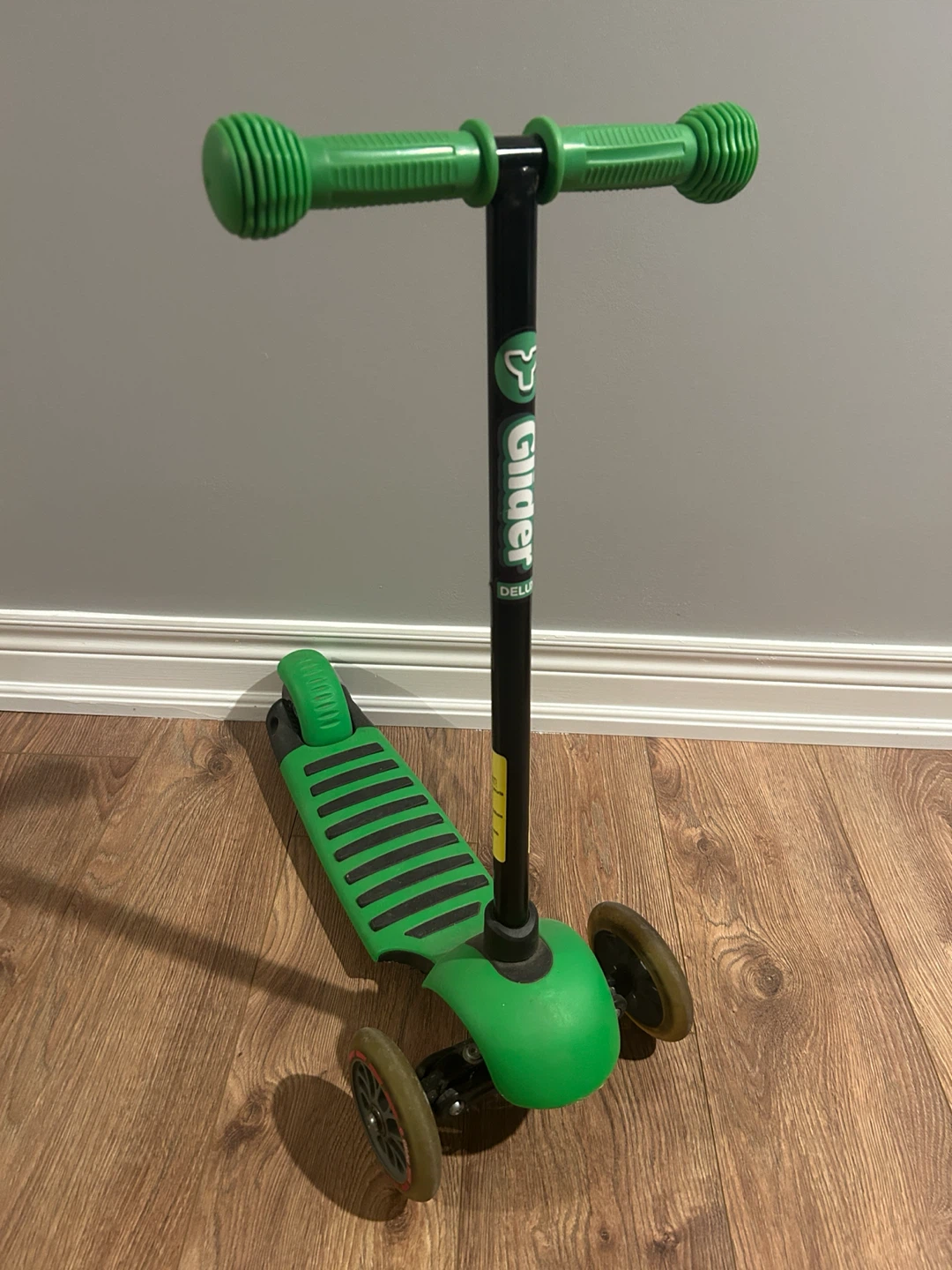 Glider Deluxe Kids Scooter
