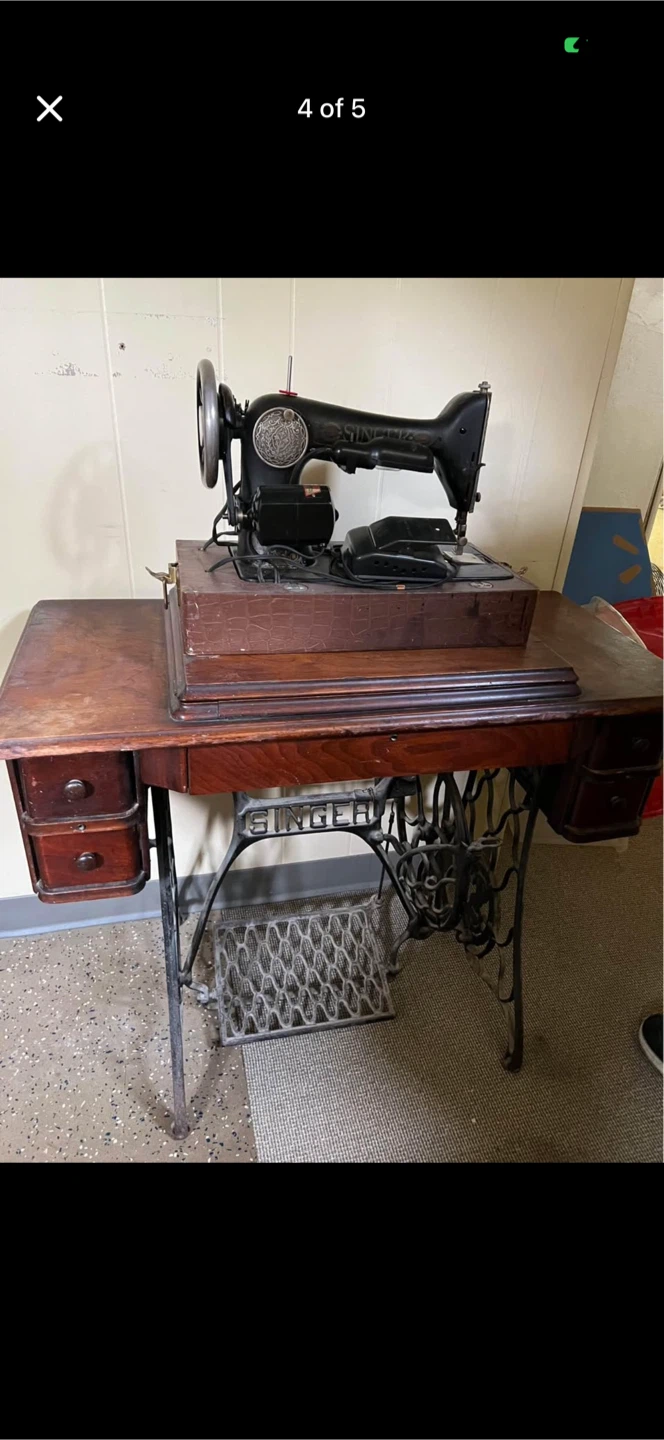 Vintage Singer Sewing Machine with Cabinet