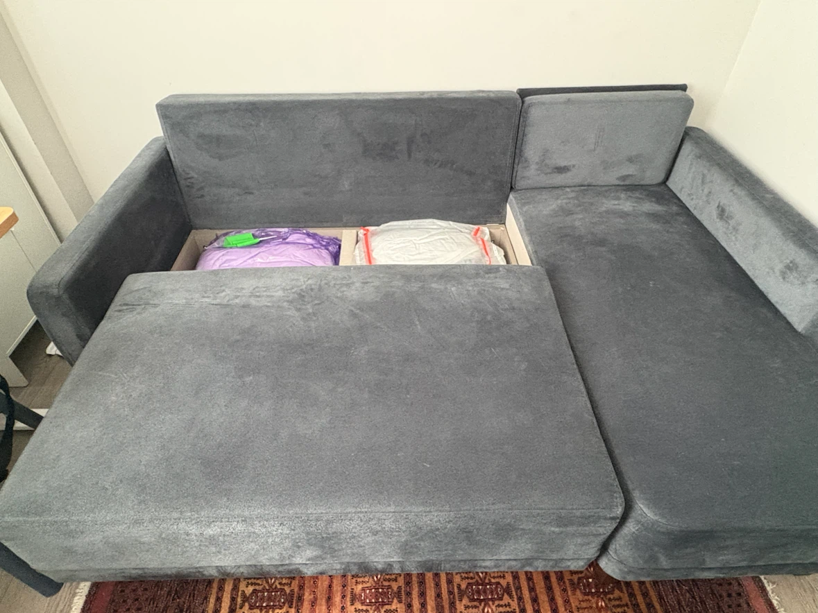 3-Seat Sofa Bed with Storage – Excellent Condition - photo 4