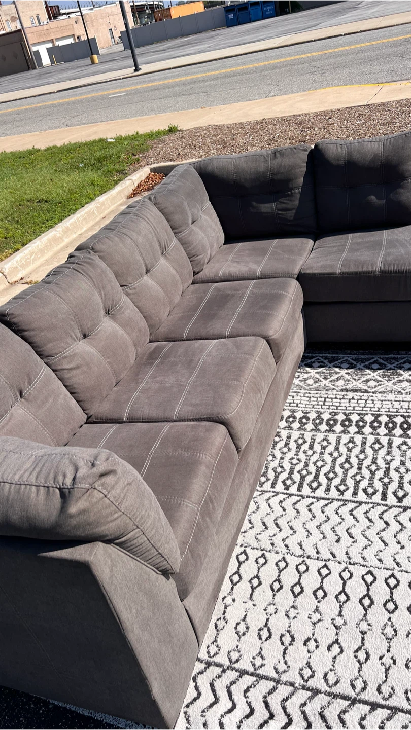 Modern Urban Gray Sectional - photo 2