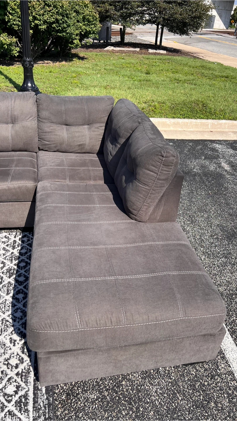 Modern Urban Gray Sectional - photo 3