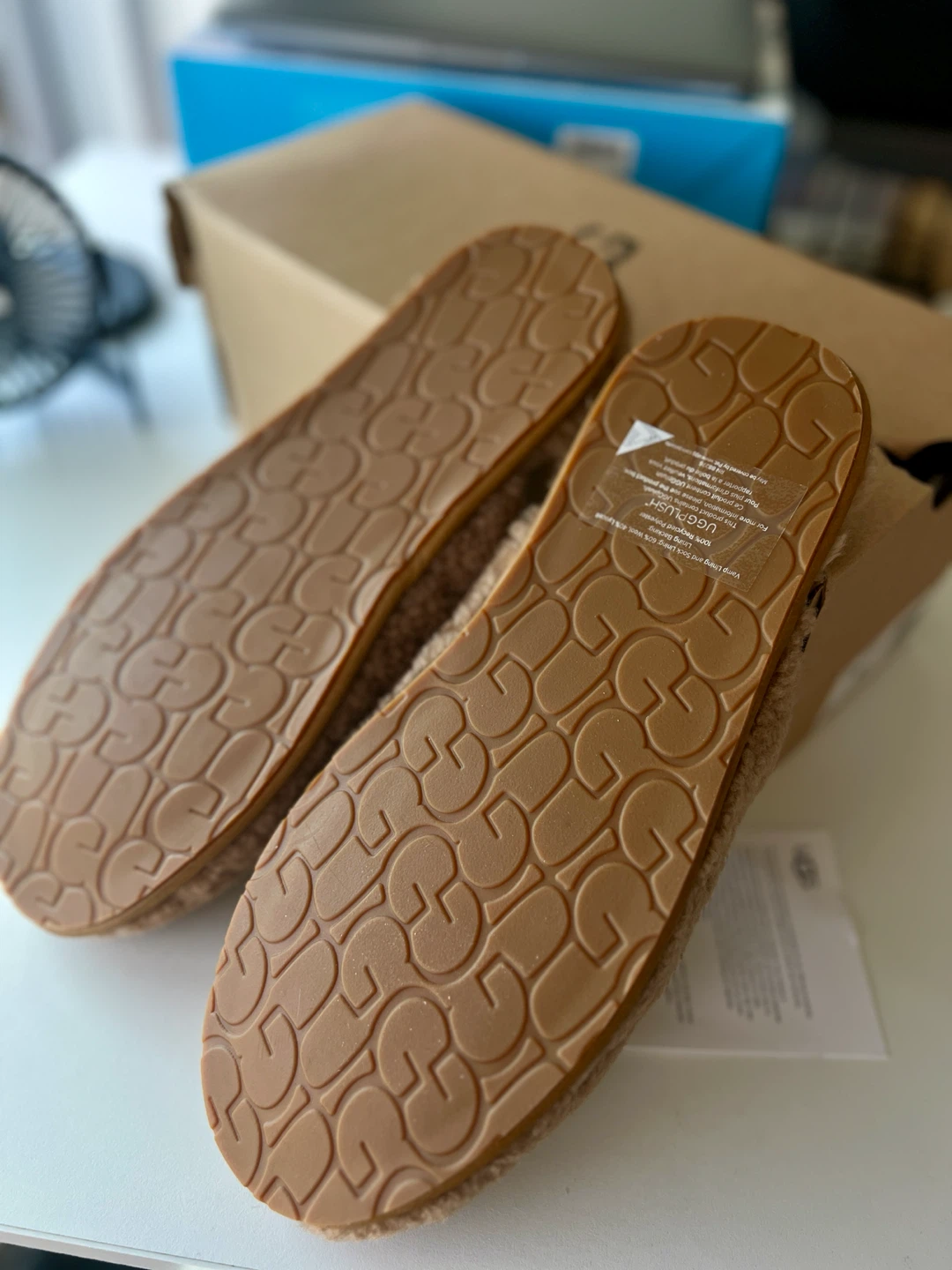 NEW UGG Curled Slippers W10 $65 - photo 3