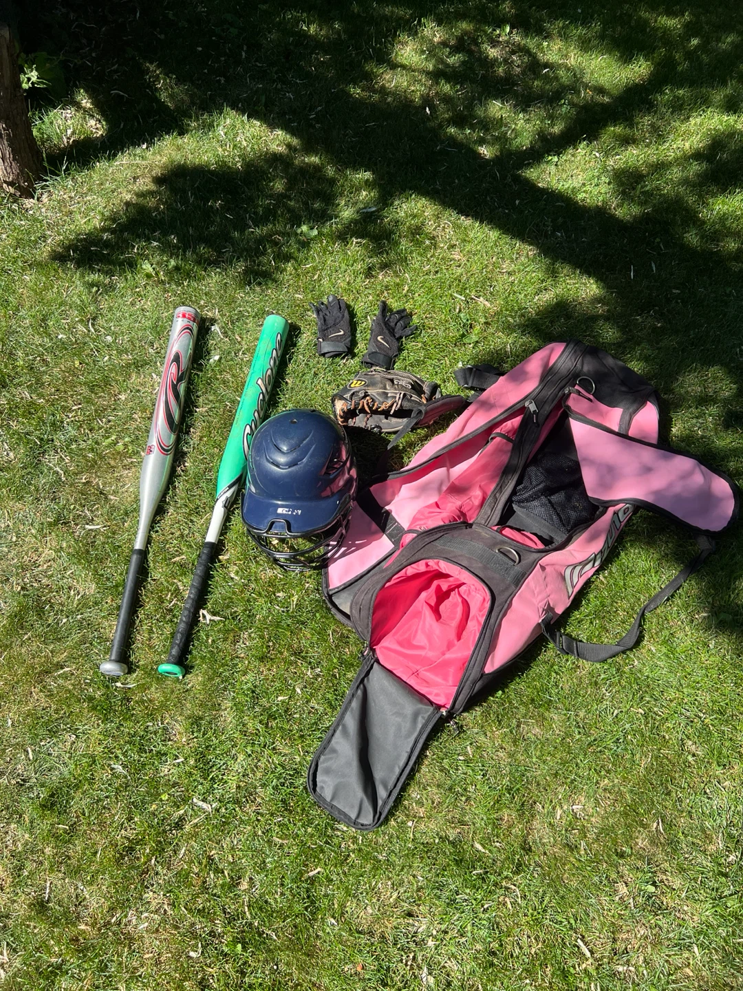 Girls Softball Kit - Bag, helmet, batting gloves & bats