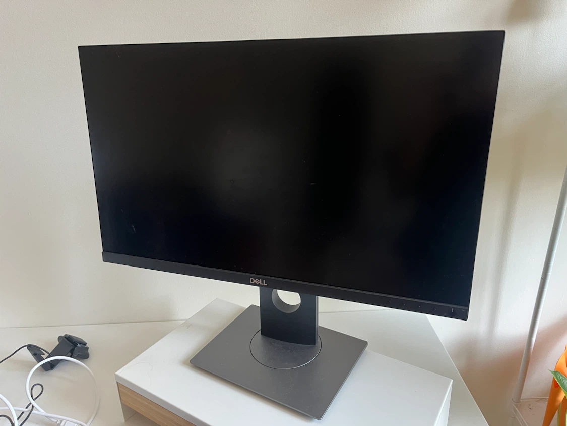 23.8” Dell Monitor P2418D
