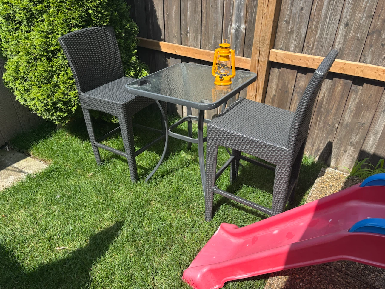 2-Piece Outdoor Bistro Set with Wicker Chairs