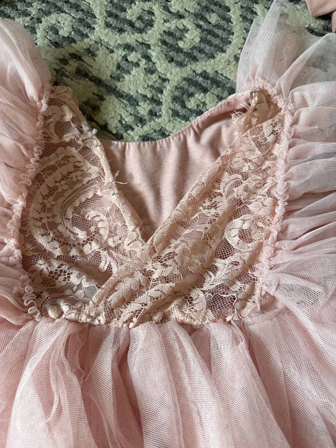 Pink Tulle Dress with Lace Detail size 5 year old - photo 3
