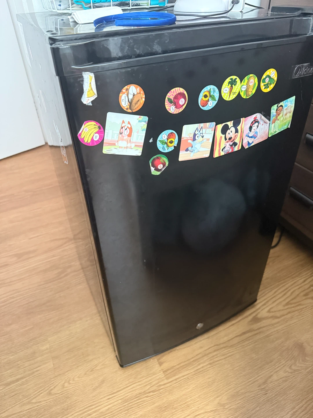 Selling a Midea standing deep freezer - photo 2