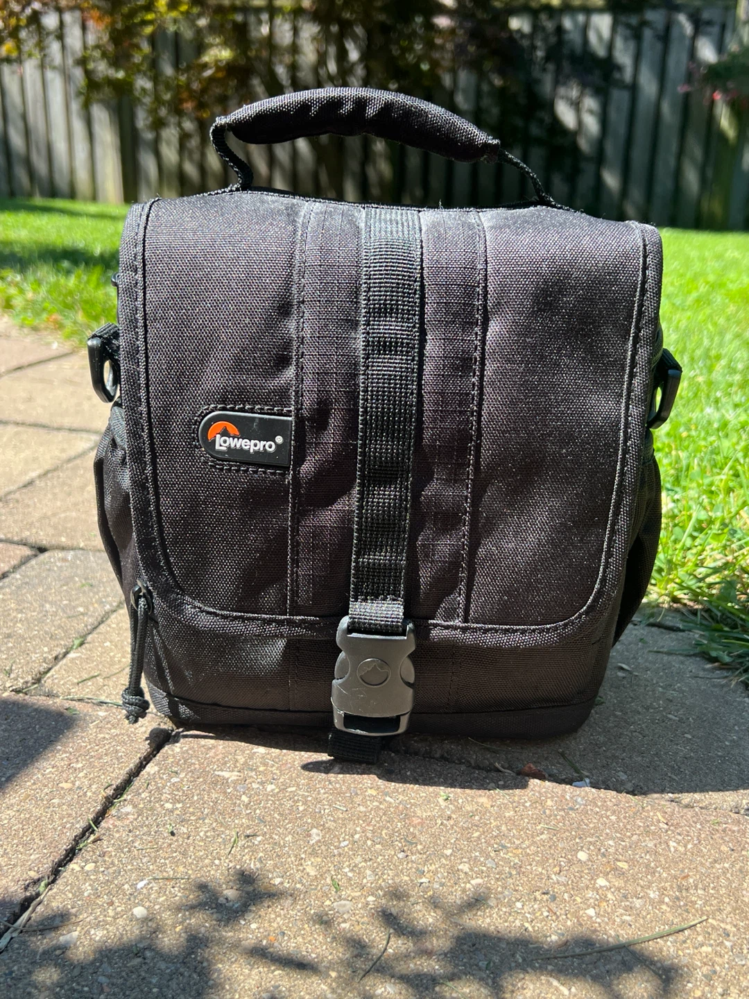 Nikon D3100 DSLR Camera with Lowepro Bag - photo 5
