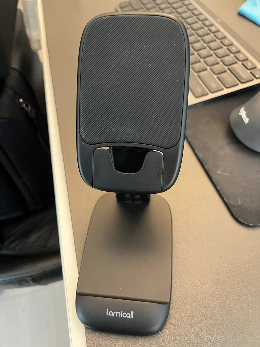 Adjustable phone stand - photo 2