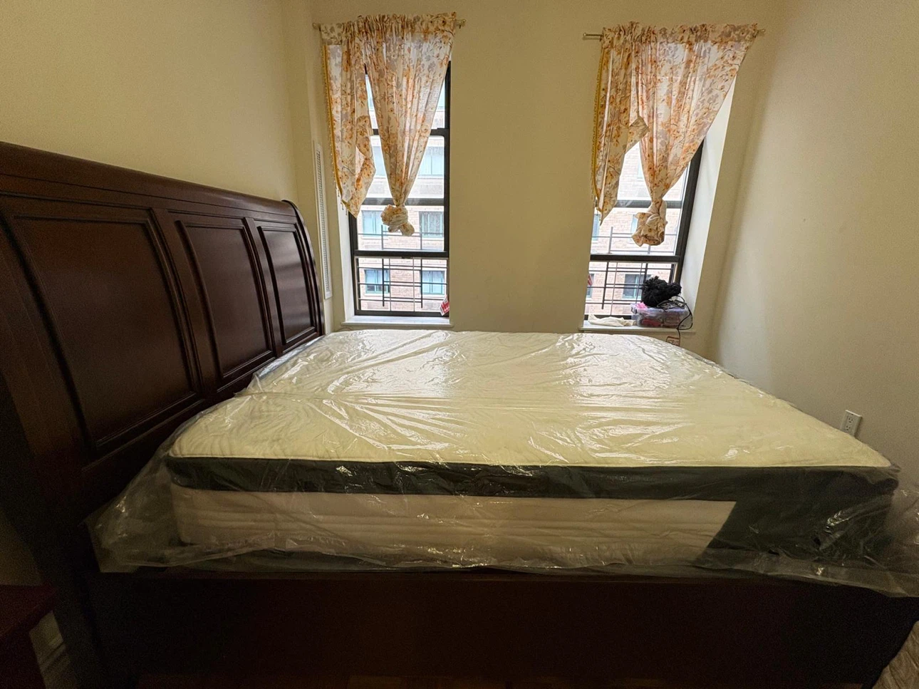 Dark Wood Sleigh Bed Frame with Storage Drawers - photo 5