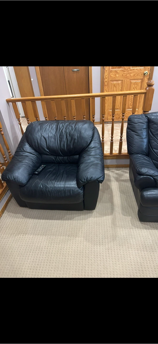 Black Leather Couch and Armchair Set - photo 4