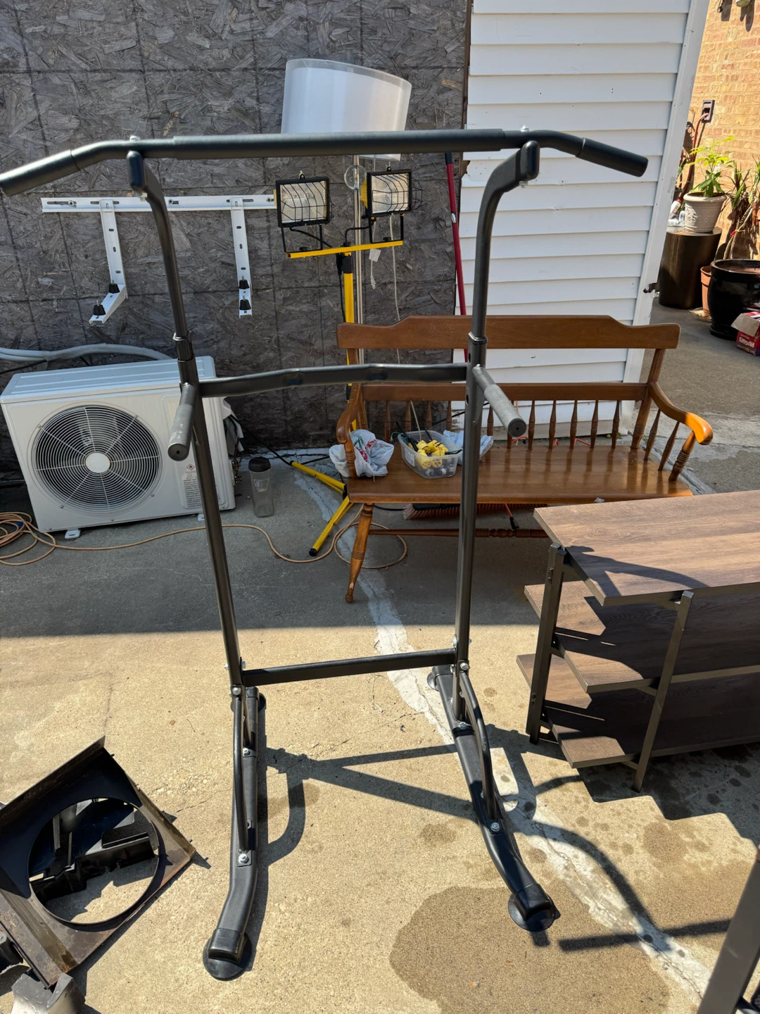 Pull Up Bar Dip Station