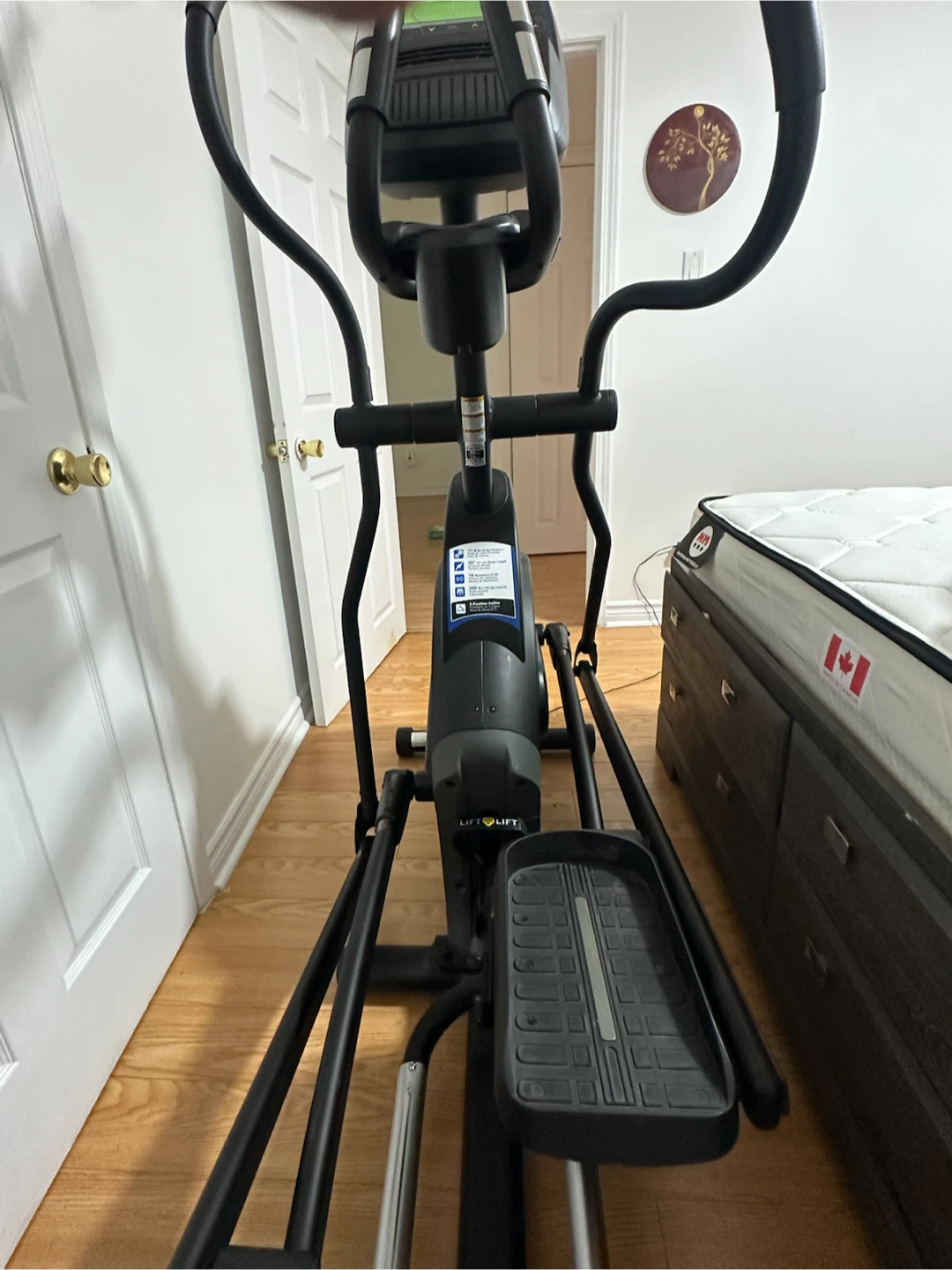 Horizon CE8.8 Elliptical – Like New - photo 4