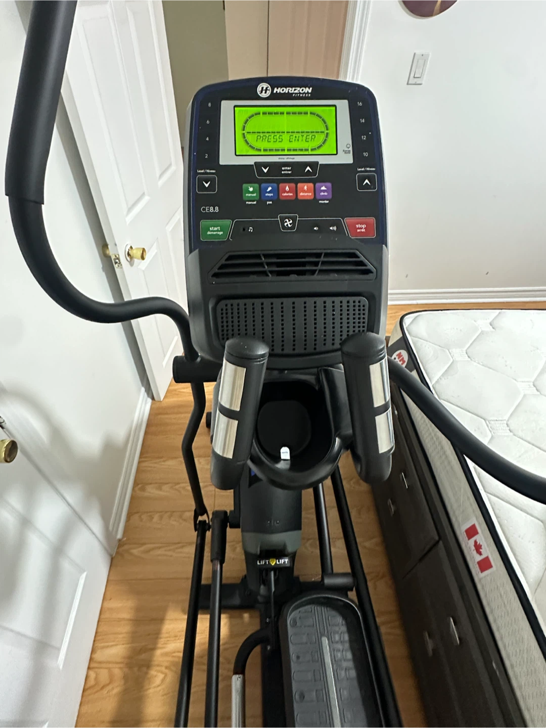 Horizon CE8.8 Elliptical – Like New - photo 5