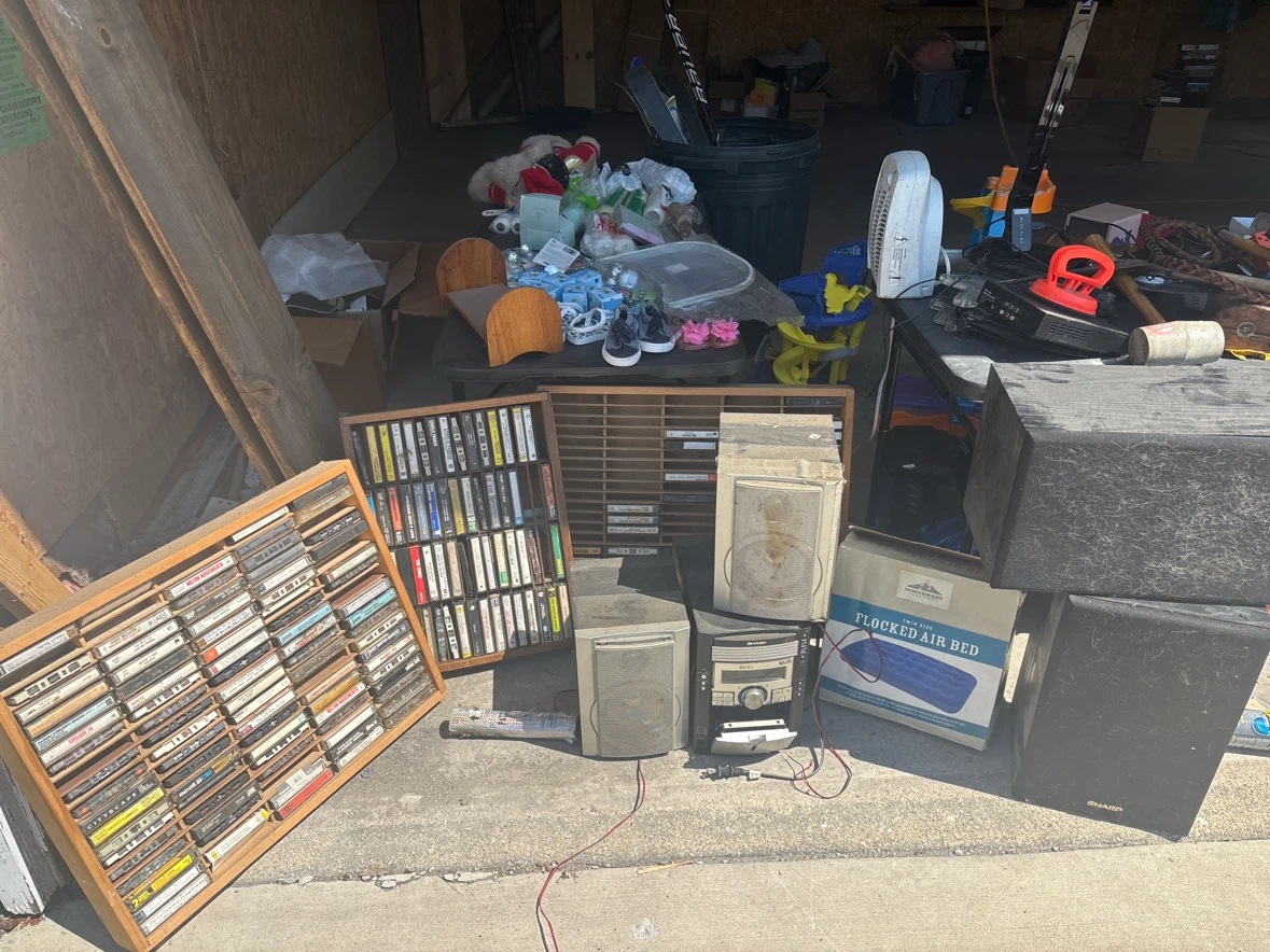 Garage sale $1-5 items . 3324 n kostner . All day