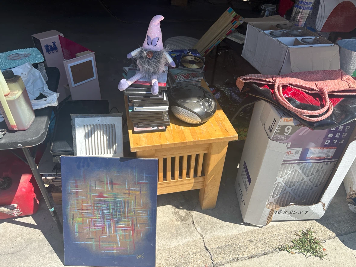 Garage sale $1-5 items . 3324 n kostner . All day - photo 3
