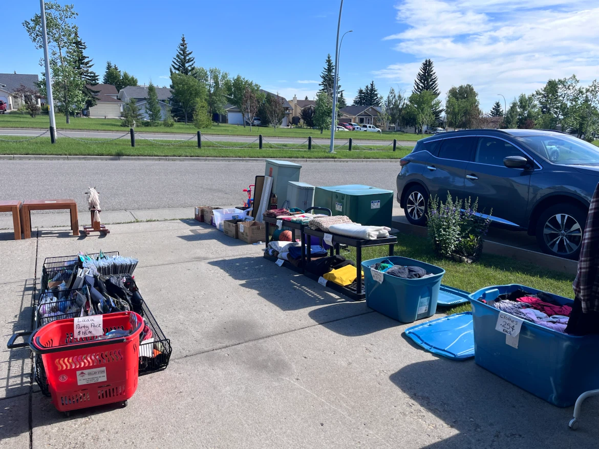 GARAGE SALE - photo 3