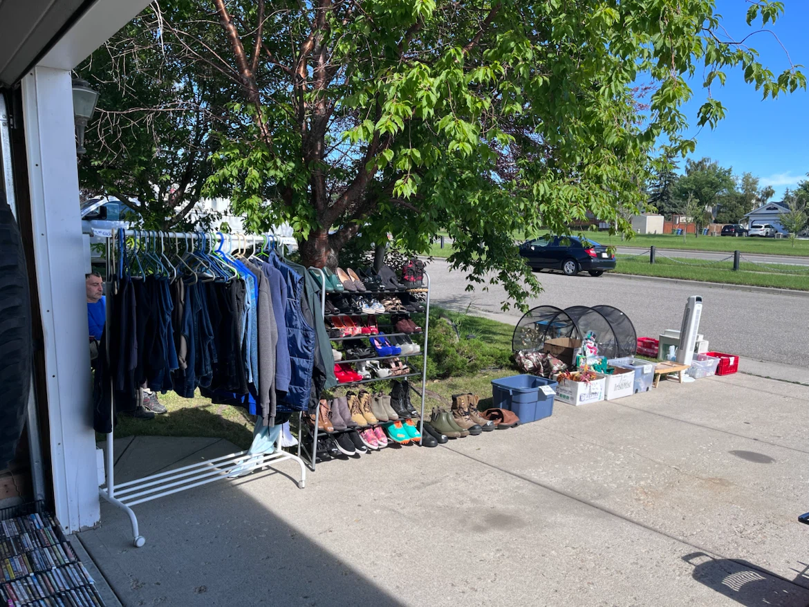 GARAGE SALE - photo 4