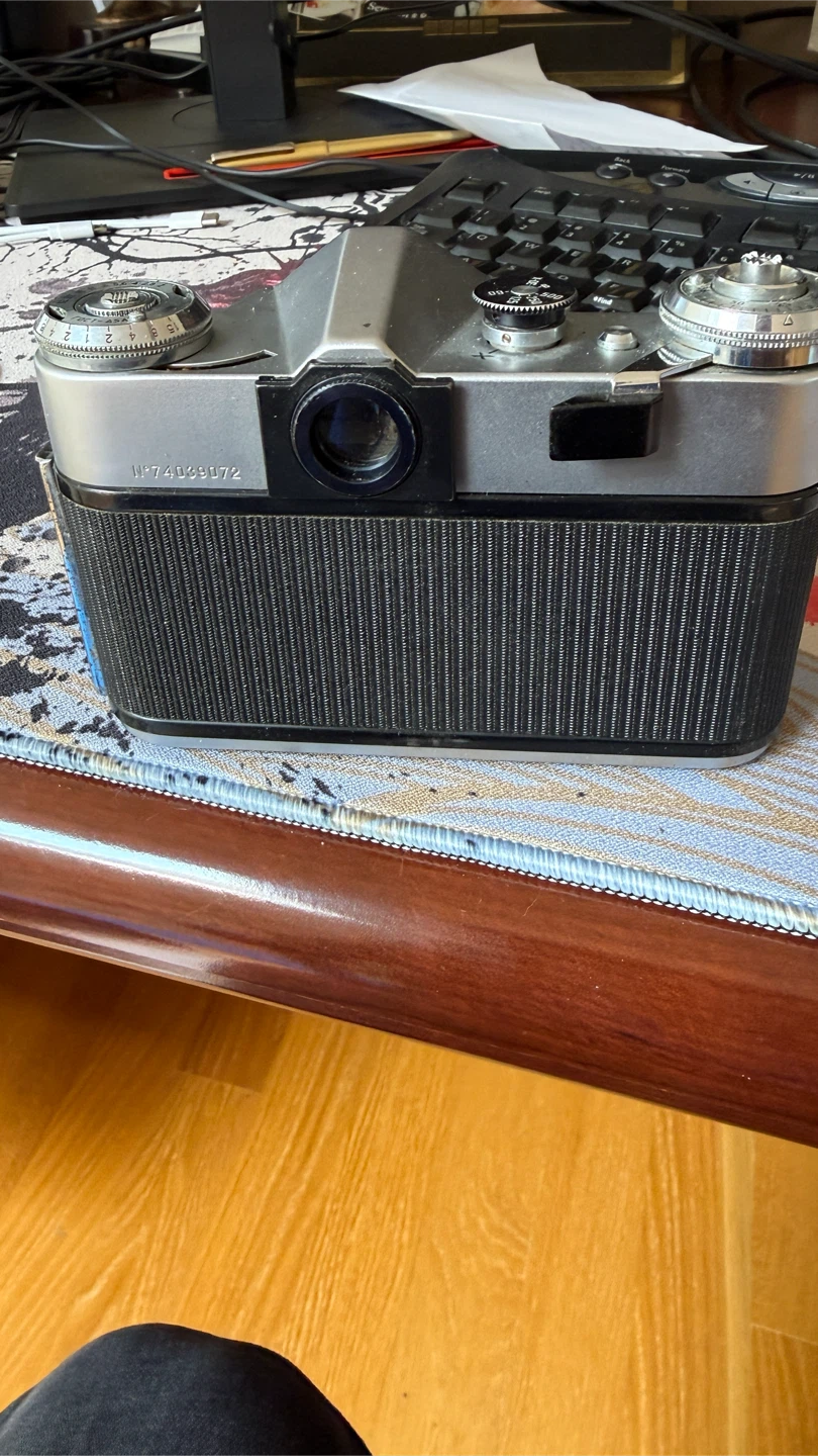 Zenit-E Film Camera with Leather Case - photo 2