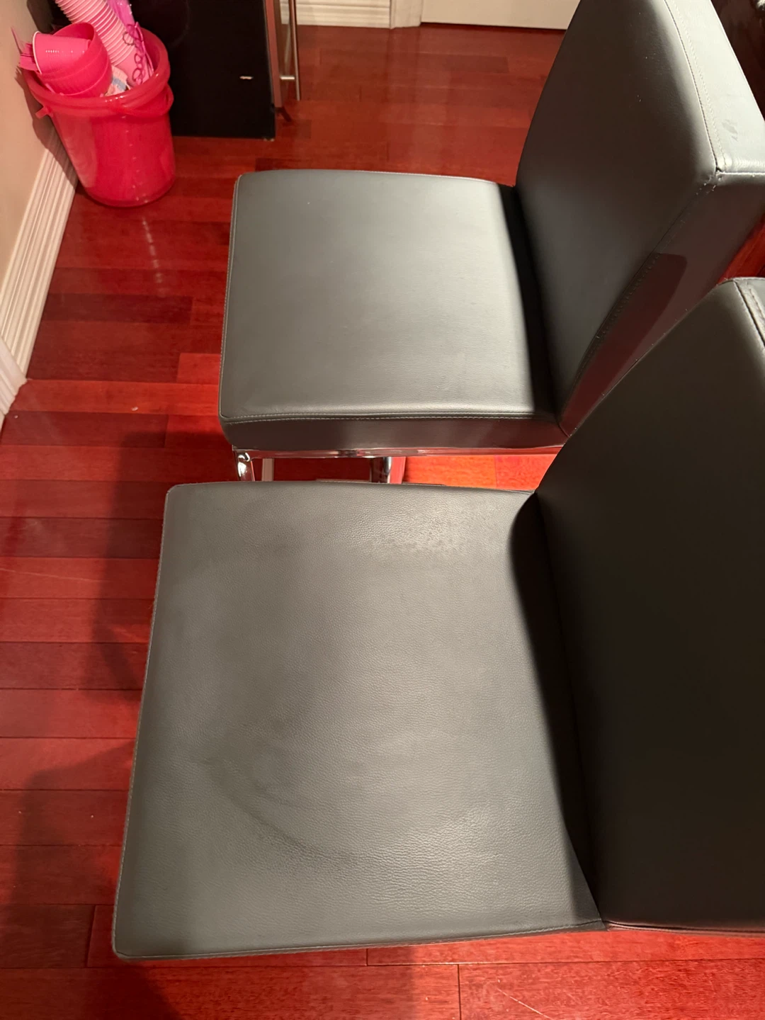 Set of 2 swivel bar stools - urban barn - photo 3