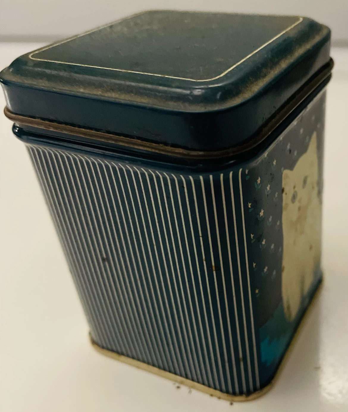Vintage Tin Box with Cat Design - photo 3